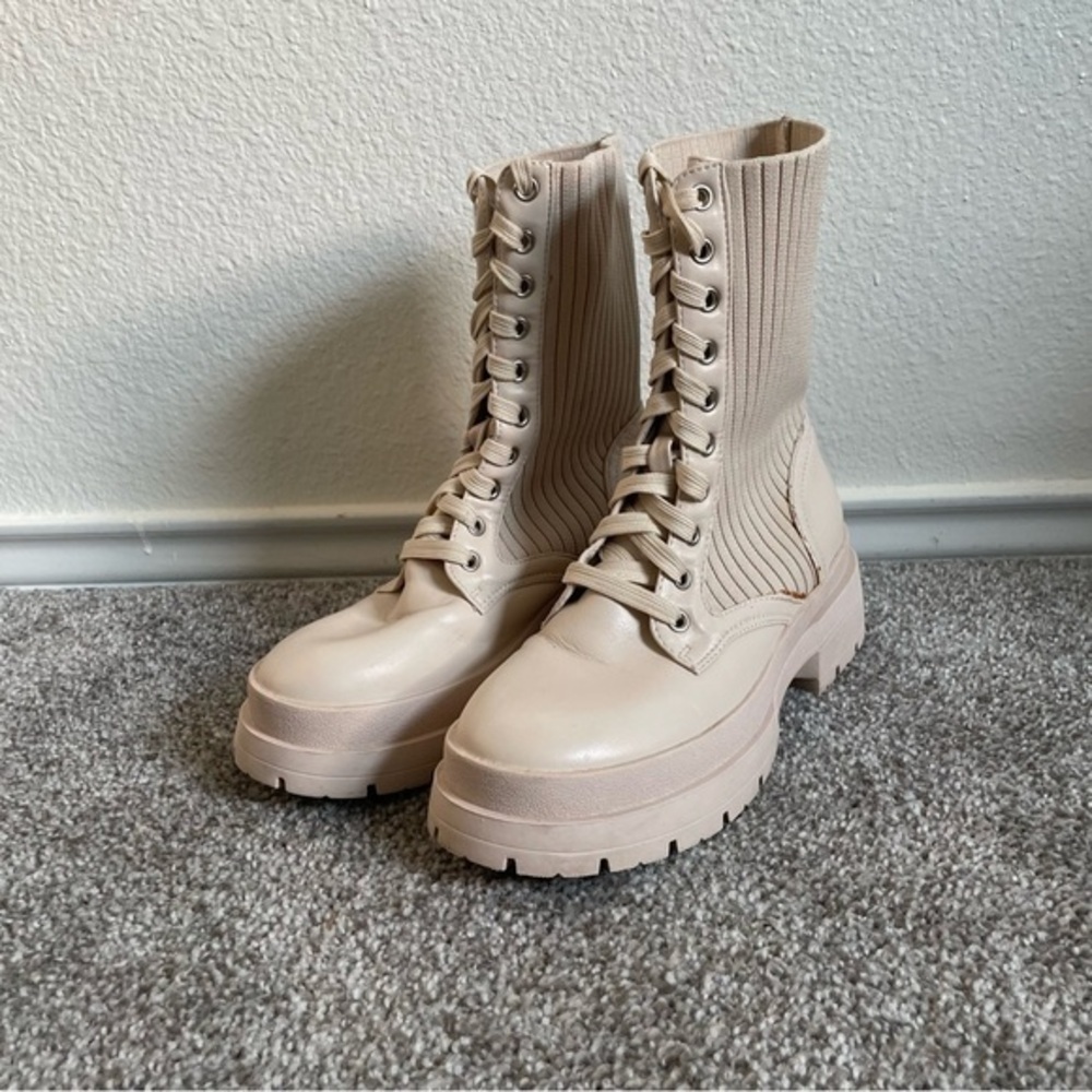 Liliana Combat Boots Womens Size 8 Cream Ribbed Knit Faux Leather Lace Up Shoes
